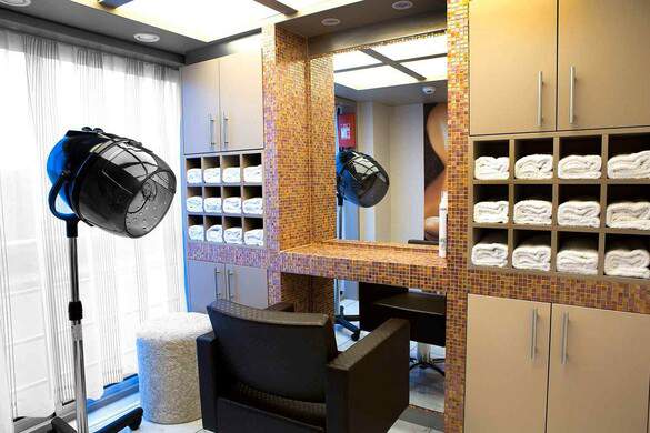 AmaWaterways AmaReina - Salon 2.jpg